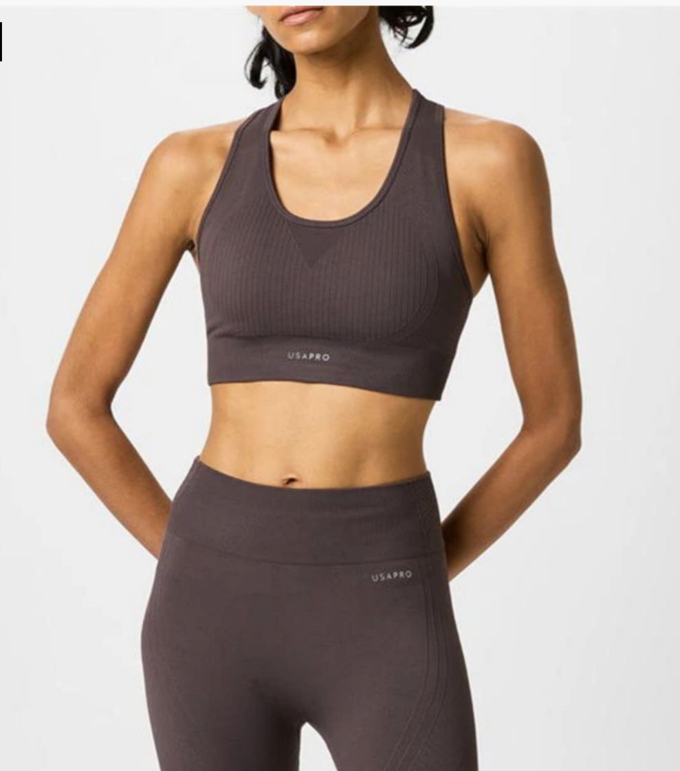 Seamless Crop Sports Bra – Comfort That Moves With You